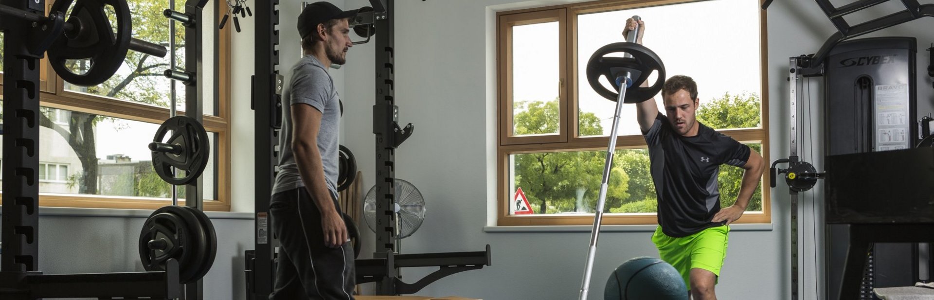 Personal-Training und Einzeltrainings in Innsbruck mit echten Profis und ehemaligen Leistungssportlern. Wir bringen Dich zu Deiner Topform. Einzeltraining und Personal-Training im Fitness-Studio