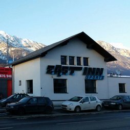 Gegründet durch 2 Leistungssportler bieten wir Dir in Innsbruck an der Hallerstraße ein großes Spektrum an Trainings- und Therapie-Methoden an. Mehr über uns erfahren